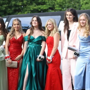 girls ready for prom